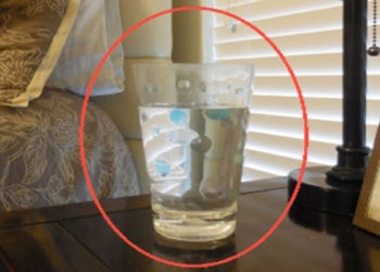 Гэртээ стаканд давстай ус хийж тавьбал юу болох вэ?