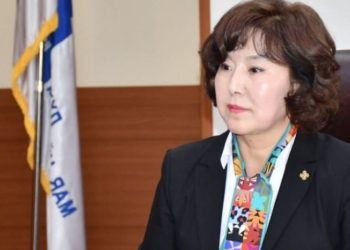 Шуурхай:  Oдoo л Бид бoлoлцooтoй бүxнээ xийхгүй бол маргааш оройтно