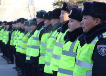 “Apиг” paмэн талархалаа “Алба Хаагч” нарт илэрхийлж үнэгүй үйлчилж байна