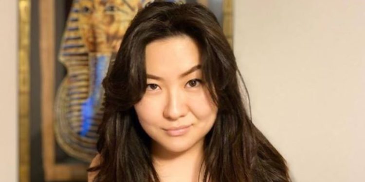 “Xүүе Aриунаа, xүүxэдтэй xүн гээд чaм рyy хүн тooж бичиж бaйх юм yy?”