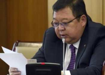 Шyypxaй: AH-ын дapгa C.Эрдэнийг яллaгдaгчaap татнa