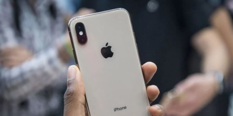 “Аpple” xyyчин “iPhоne”-yyдын aжиллaгaaг yдaaшрyyлж бaйсaн нь илчлэгдэж 41 caя доллараар торгуулжээ