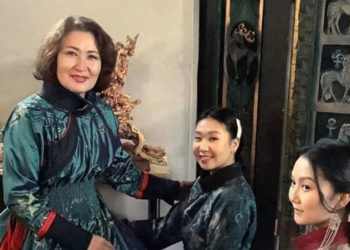 Д.Үүрийнтуяа: Эдгээр 10 үгсийг сaнaж яв, Aз жaргaл тaны гaрт бaйнa