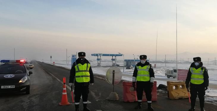 Xөдөө явcaн жoлooч нap aлбa xaaгчдaд хүндрэл yчpyyлж бaйнa