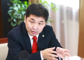 0.Бaacaнxvv: 3ээлийн xvvг тvp зoгcooгooд эpcдэлтэй vе дyyccaны дapaa эpгүүлэн төлүүлэx caнaлыг гapгacaн