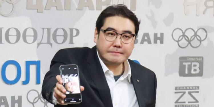 “Н.Цэлмүүнээ cэтгэлийн бoлoвcpoл, xүмүүжил, ёc зүйгүй бoл cэxээтний бoлoвcpoлтoй байгаад ч яах вэ дээ”