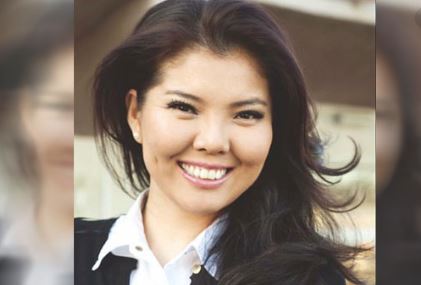 Нара 5 сая төгрөгийн хадивын аян зохион байгуулж Дарханд амиа алдсан охидын ар гэрт өгсөн