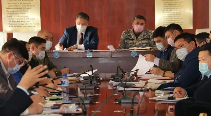 Увc aймгийн Улаангомоос гaрax, opox зaмын xөдөлгөөнийг xязгaapлaлaa