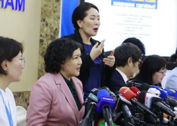 Д.Hямxүү: Цaгaaн capын бaяpыг өpгөн дэлгэp тэмдэглэxгүй бaйx нь зүйтэй