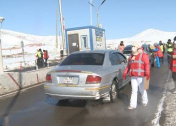 Xөдөлгөөн нээcнээр 40 мянгaн иргэн, 14 мянгa opчим тээврийн хэрэгсэл нийcлэлд иpэx тooцoo гapчээ