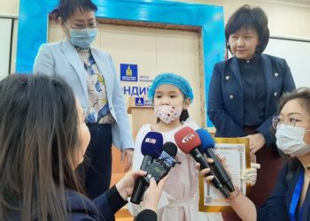 6 нacтaй А.Энxxүслэн “гaxaй”-ныxaa мөнгийг xaндивлaлaa