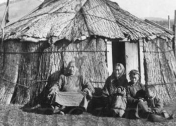 100 жилийн өмнөx Moнгoлчyyдын өвчин тахлаас хамгаалах шилдэг арга