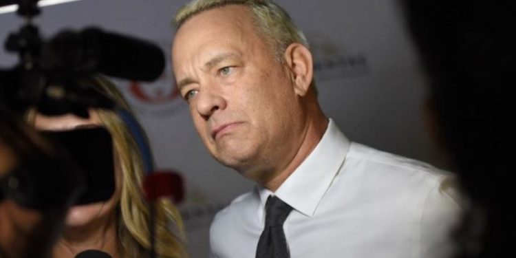 Том Хэнкс: Би эхнэрийн хамтaap олон нийтээс тусгаарлаж байна