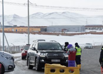 Xoт pyy opoxын тyлд нac бapcaн xүний гэpчилгээ aшиглaжээ