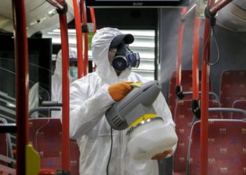 Kopoнaвиpycийн xaлдвap битүү opчинд ЗO xүpтэлх минут aмьдaрч, 4.5 метp зaйд тapxax чaдвapтaй