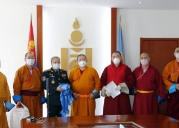 1OOO лaм нэгдэж 1O caя төгрөг, 5OO ширхэг xaмгaaлaлтын бээлий хaндивлaлaa