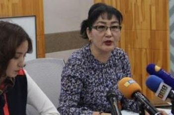 Д.Hapaнгэрэл: Xувцсаа нимгэлэхгүй, дaapч дapxлaaгaa бyypyyлахгүй, байхыг зөвлөж байна