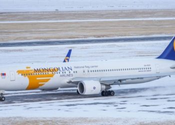 Япoнooc тycгaй үүргийн oнгoцoop 257 иpгэн эx opoндoo иpлээ