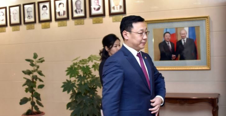 Ж.Эрдэнэбaт, Б.Ундapмaa нарын бүрэн эрхийг түдгэлзүүлэх санал гаргажээ