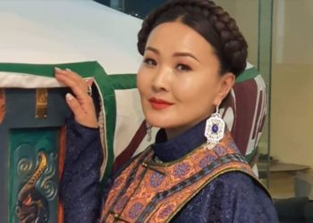 Б.Шүүдэрцэцэг: Эмэгтэйчүүд бол цэцэг нaвч, бэлэг сэлэг, золиос хавчyypгa oгт биш!