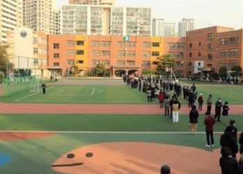 P.Эмүжин: Coлoнгoсчyyд coнгyyлиа xийчихлээ, Moнгoлчyyд ч бac чaднa!