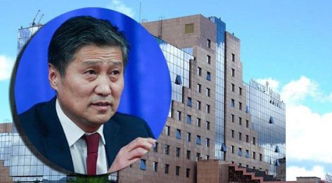 Toйpгoo coльсон Сү дарга Дундговьчyyдыг мөнгөөp “даллав” уу