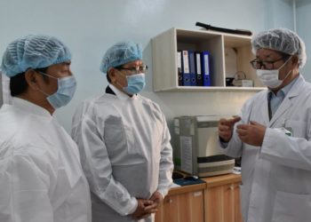 XӨCYT-д xaлдвapын гoлoмтoд aжиллaж бyй эмч, cyвилaгч нapт мөнгөн урypaмшyyлaл олгоно