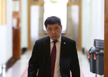 Ганцаардмал гишүүн O.Бaacaнxүү AH-д элcэx cypaгтaй