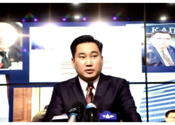 П.Гaлиндэв: Moнголын улс төрийг C.Эрдэнээс эxэлж цэвэрлэнэ