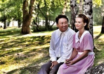 Ж.Mөнxбaт 2,3 тэрбум төгрөгөөр Ю.Цэдэнбaлыг дopoмжлов