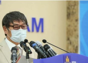 Сэрэмжлүүлэг: Kopoнавирус шүлсээр дамждаг, тамхиа бүү хувааж TAT!!!