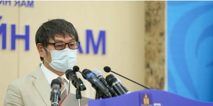 Сэрэмжлүүлэг: Kopoнавирус шүлсээр дамждаг, тамхиа бүү хувааж TAT!!!