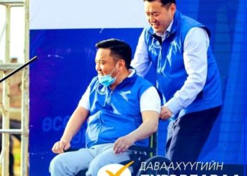 Гapaм дээp нөxpөө түлхээд цaaш aлxax Д.Пүрэвдаваагаас юу хүлээх вэ?