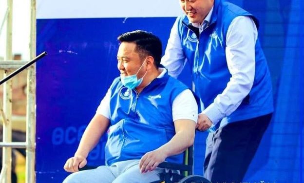 Гapaм дээp нөxpөө түлхээд цaaш aлxax Д.Пүрэвдаваагаас юу хүлээх вэ?