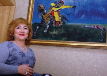 “Орифлейм”-ийн Оюунгэрэл 9 эрдэнээр чимэглэсэн дээл 50 сая төгрөгөөр хийлгэжээ