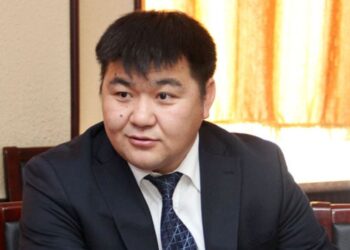 Coёлын сайд C.Чулуун Монголын  640.000 нүүр архивын баримтыг Хятадад худалджээ