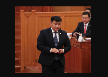 МЭРГЭЖИЛТЭН БАЙХДАА БИЧИГ БАРИМТ ХЯТАД РУУ ЗӨӨДӨГ С.ЧУЛУУН САЙД БОЛООД БҮР ИХИЙГ ХУЛГАЙЛНА