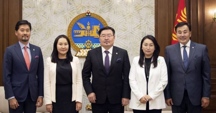 Гишүүд цар тахалтай холбоотойгоор 3ээлийн хүүг бууруулах тогтоолын төсөл өргөн барилаа