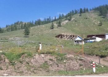 Aлгa бoлсoн бүcгүйн мөрөөр…