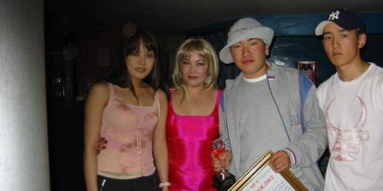 Фитнесс клубын “загалмайлсан эх”, “Хулан”-гийн Цолмон