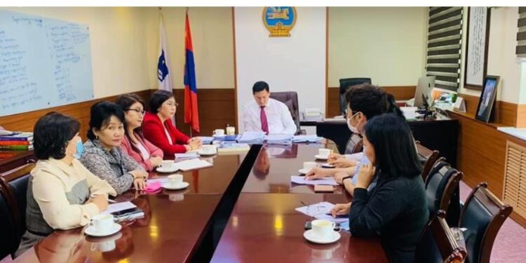 Гүйцэтгэлд суурилсан санхүүжилтын тогтолцоог хэрэгжүүлэх замаар ажилчдын цалин хөлс, нийгмийн хамгааллыг сайжруулна