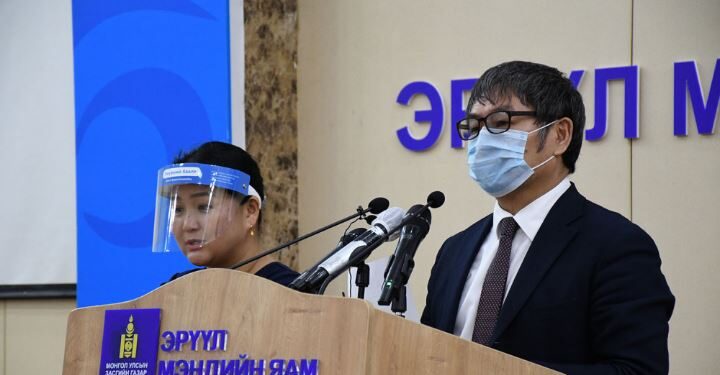 Өчигдөр ХӨСҮТ-д байсан нэг жирэмсэн эмэгтэй амаржиж 3700 грамм охинтой болжээ