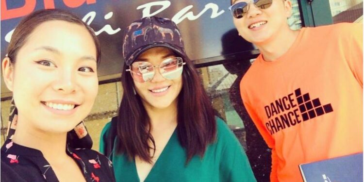 МУГЖ Т.Ариунаа “Шарка барка” ардын дууны аялгуунд бүжиглэнэ