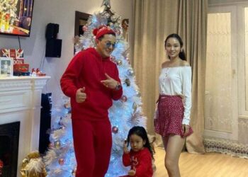 Дуучин Б.Амархүү хориход, О.Ариунзул Англид амьдарч байна