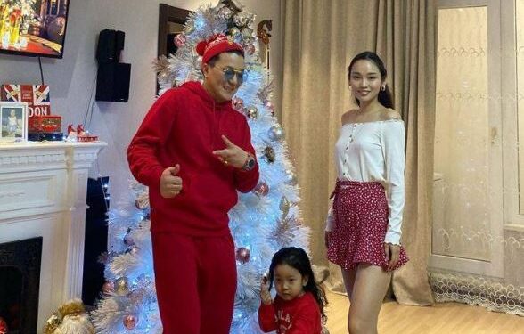 Дуучин Б.Амархүү хориход, О.Ариунзул Англид амьдарч байна