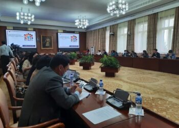КЭМБРИЖИЙН  ХӨТӨЛБӨР  МОНГОЛД  ОРЖ ИРВЭЛ БИД ЮУ ЮУГАА  АЛДАХ  ВЭ…