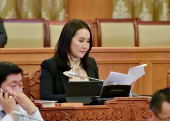 УИХ-ЫН ГИШҮҮН Ч.УНДРАМЫН “ҮНДЭСНИЙ БОЛОВСРОЛЫН  ТОГТОЛЦООГ САЙЖРУУЛАХ НЬ” ХЭЛЭЛЦҮҮЛГИЙГ НЭЭЖ ХЭЛСЭН ҮГ