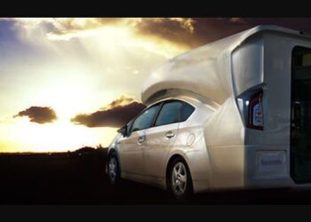 Тусгай тоноглол бүхий аялагчдад зориулсан ‘Prius camper’