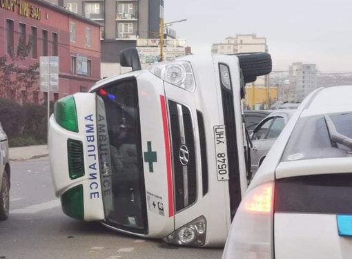 Шуурхай: Түргэний тэрэгт зам тавьж өгөөгүйн улмаас осолдлоо