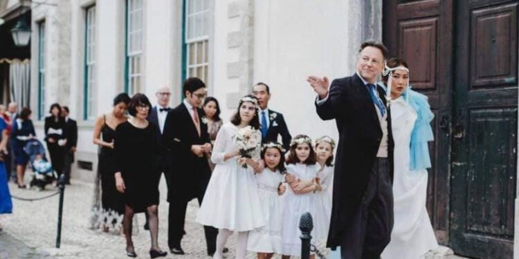 Н.Энхбаярын хүү Э.Батшугарын анхны гэргий Т.Дариймаа Португалийн язгууртан Доминик Жүүристэй гэрлэжээ